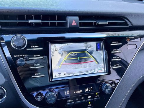 Used 2018 Toyota Camry XSE FWD image 26