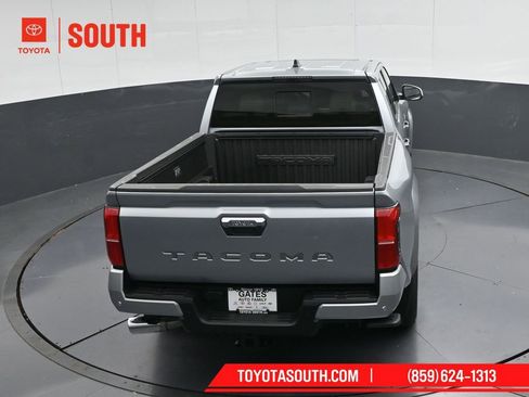 Used 2025 Toyota Tacoma Limited image 40