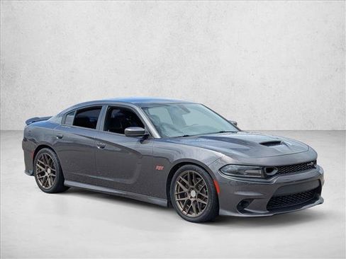 Used 2019 Dodge Charger Scat Pack w/ Plus Group RWD image 3