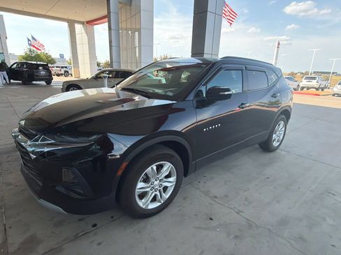 Used 2021 Chevrolet Blazer LT FWD image 1