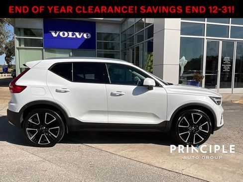 Certified 2023 Volvo XC40 B4 Core w/ Protection Package Premier image 9