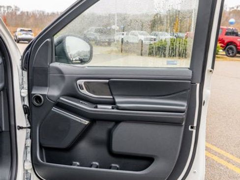 New 2025 Ford Expedition Max Platinum w/ Stealth Performance Package image 27