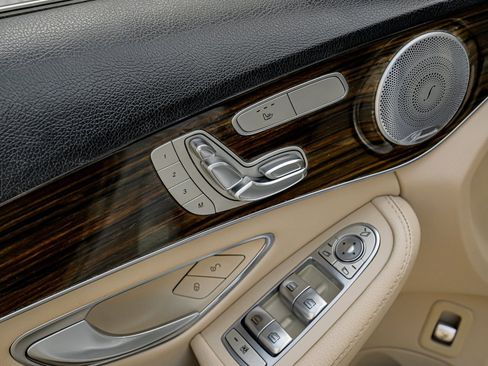 Used 2018 Mercedes-Benz C 300 Sedan w/ Multimedia Package image 41