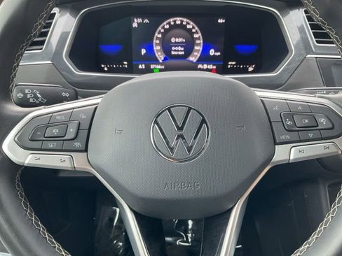 Used 2022 Volkswagen Tiguan SE image 21