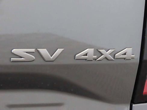 Used 2023 Nissan Frontier SV image 17
