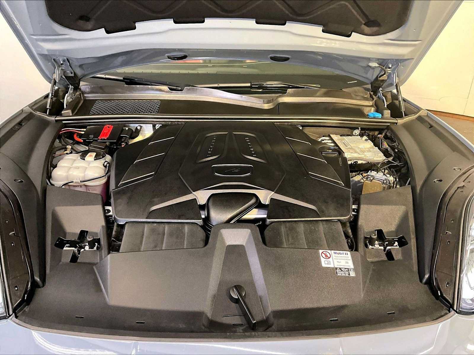 Certified 2024 Porsche Cayenne w/ Premium Package Plus (PFM) AWD/4WD image 32