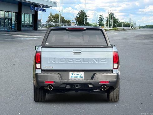 Certified 2025 Honda Ridgeline Black Edition image 7