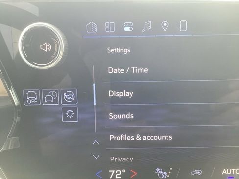 New 2026 Chevrolet Equinox EV LT image 40