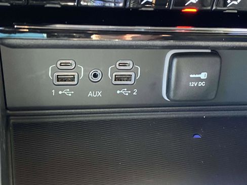 New 2025 Jeep Grand Cherokee Altitude image 4