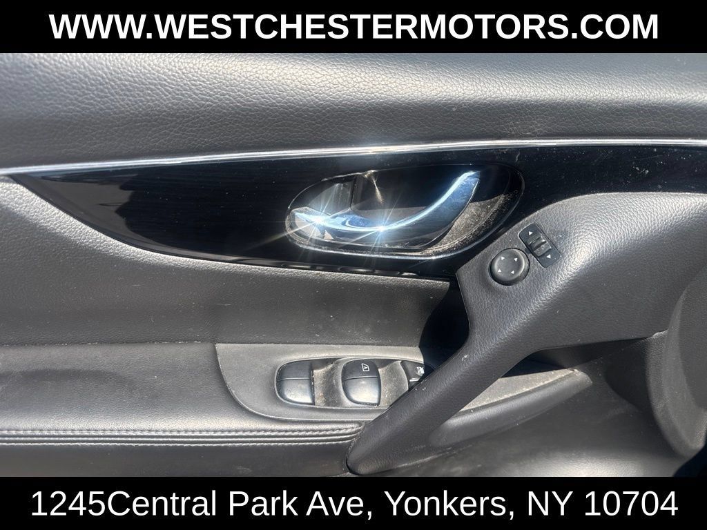 Used 2020 Nissan Rogue Sport AWD image 29
