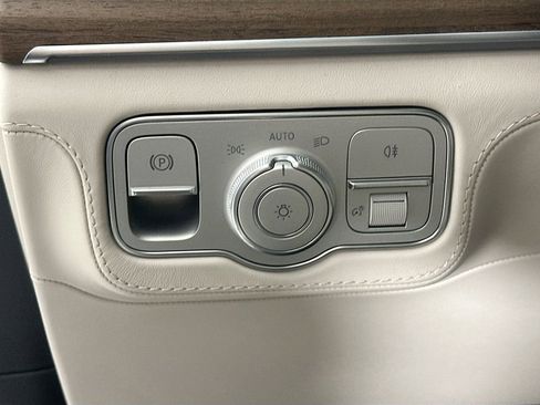 New 2026 Mercedes-Benz GLS 63 AMG 4MATIC image 10