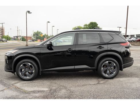 Used 2025 Nissan Rogue SV w/ SV Premium Package FWD image 5