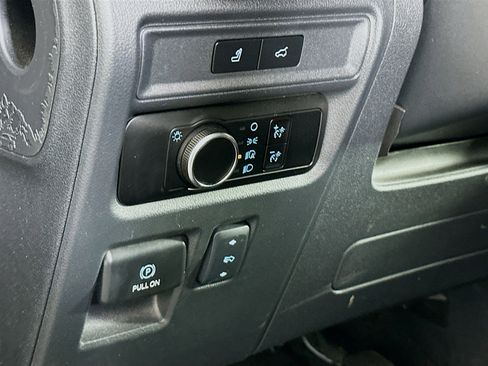 Used 2024 Ford Expedition Max XLT image 17