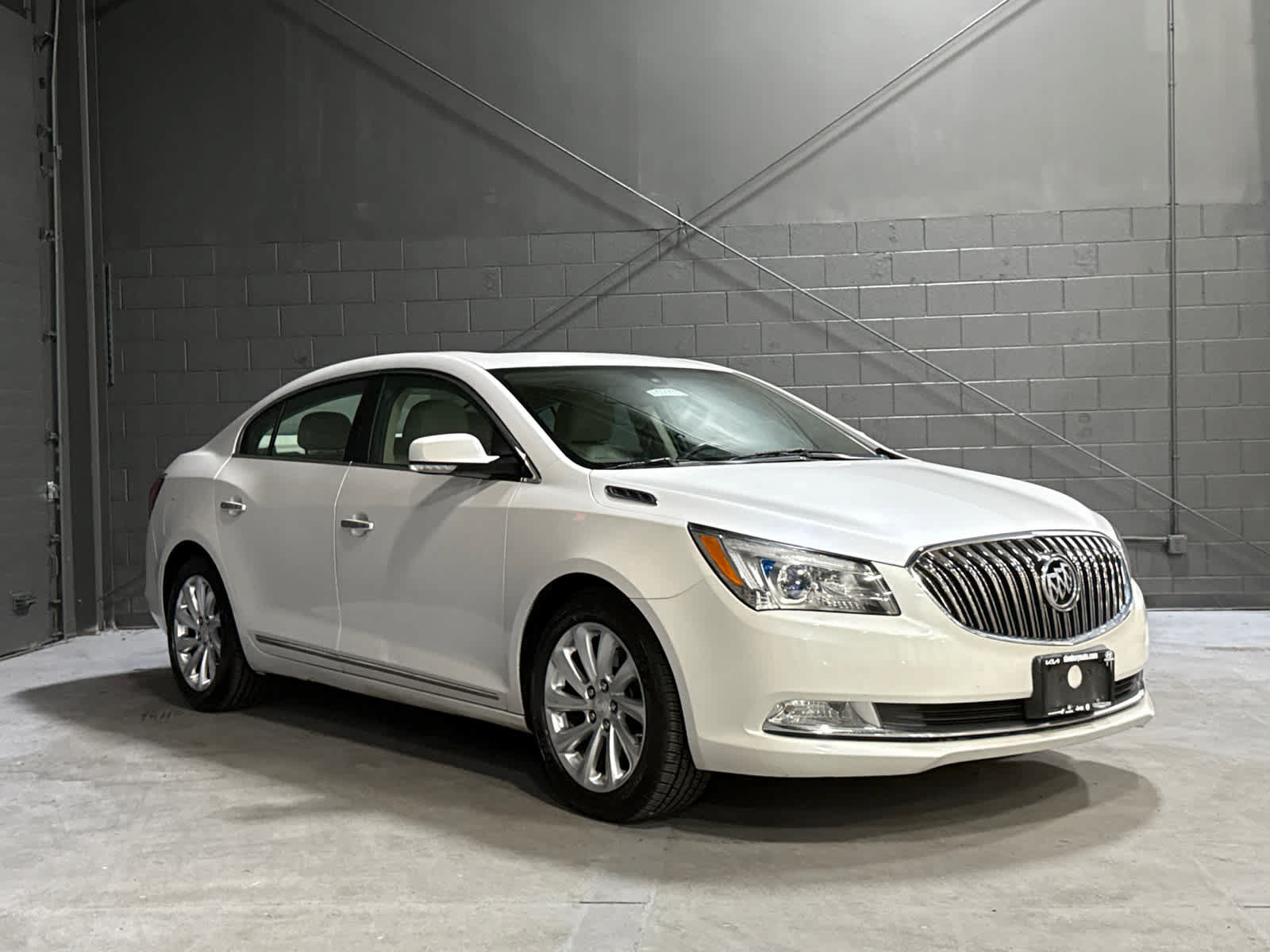 Used 2015 Buick LaCrosse Leather FWD image 1