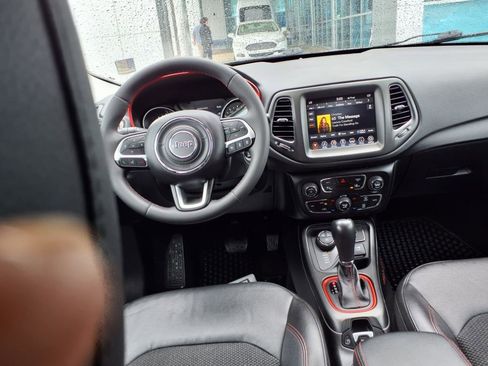 Used 2021 Jeep Compass Trailhawk image 10