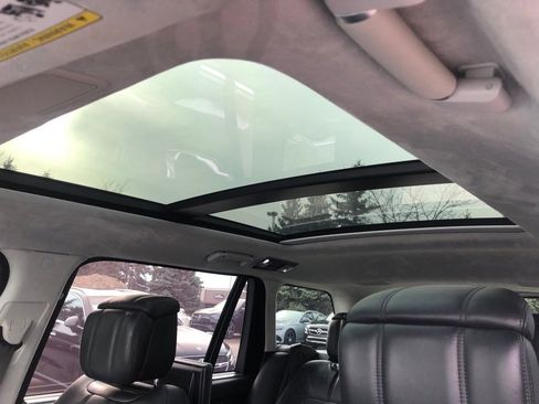 Used 2019 Land Rover Range Rover Long Wheelbase Autobiography image 14