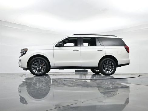 New 2025 Ford Expedition Platinum w/ Stealth Performance Package image 37