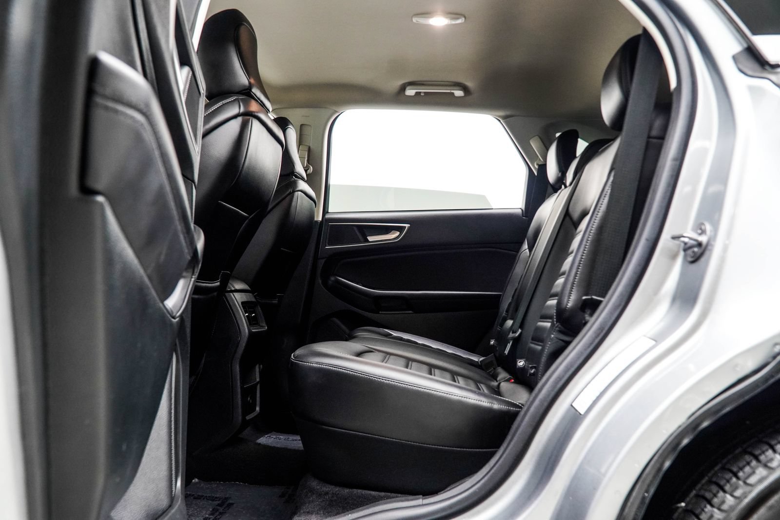 Used 2023 Ford Edge SEL AWD/4WD image 34