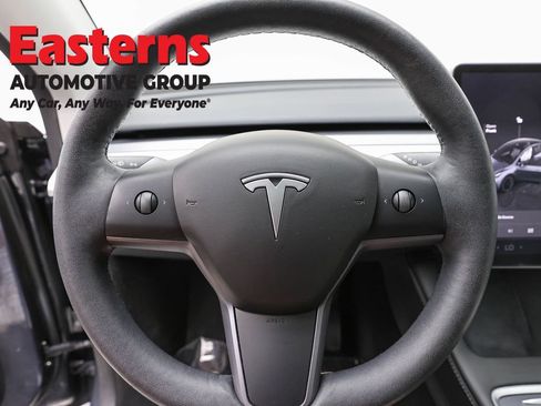Used 2023 Tesla Model Y AWD image 10