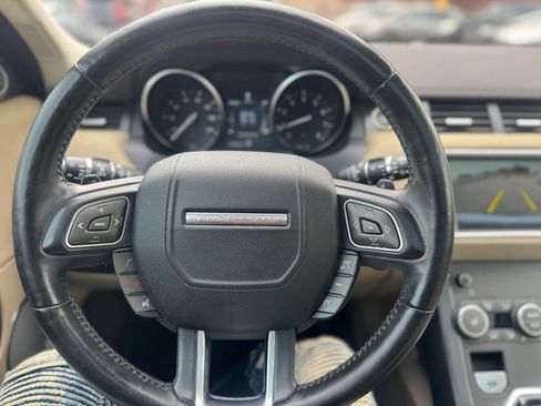 Used 2018 Land Rover Range Rover Evoque AWD/4WD image 17