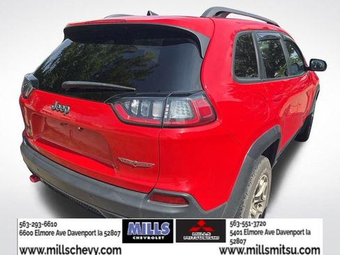 Used 2019 Jeep Cherokee Trailhawk w/ Cold Weather Group AWD/4WD image 3