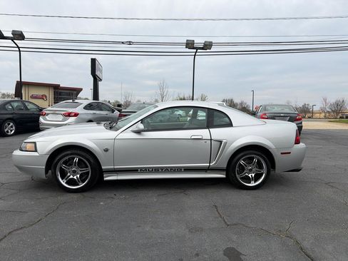 Used 2004 Ford Mustang Coupe image 2