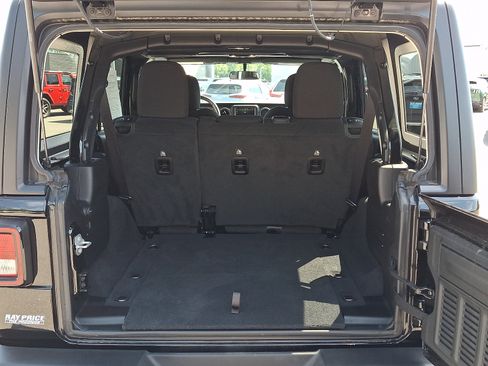 Used 2022 Jeep Wrangler Unlimited Sport AWD/4WD image 28