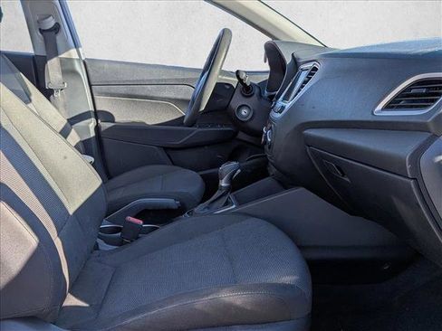 Used 2022 Hyundai Accent SEL image 12