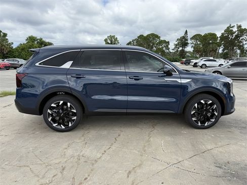 New 2026 Kia Sorento EX image 3