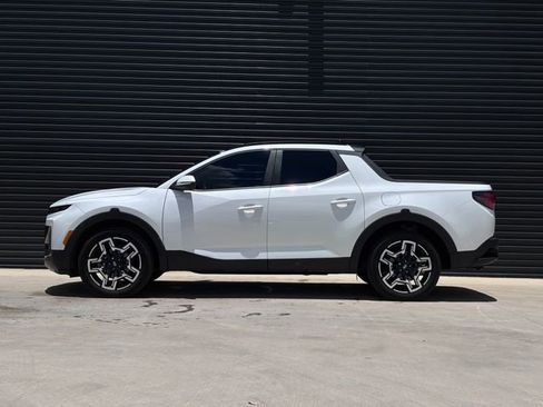 Used 2025 Hyundai Santa Cruz Limited AWD/4WD image 2