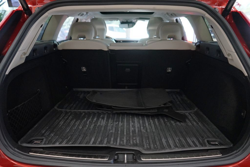 Used 2022 Volvo V60 T5 Cross Country AWD/4WD image 51