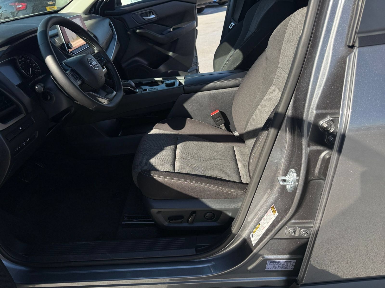 Used 2026 Nissan Rogue SV AWD/4WD image 28