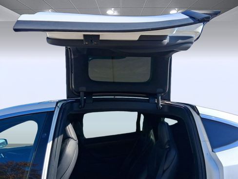 Used 2021 Tesla Model X Long Range image 19