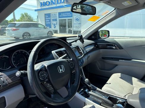 Used 2017 Honda Accord EX-L image 7
