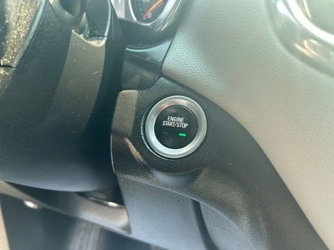 Used 2022 Chevrolet Equinox LT FWD image 20