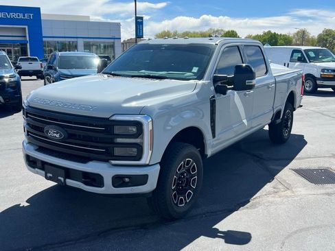 Used 2025 Ford F350 Platinum AWD/4WD image 2