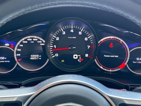 Used 2020 Porsche Cayenne S image 30