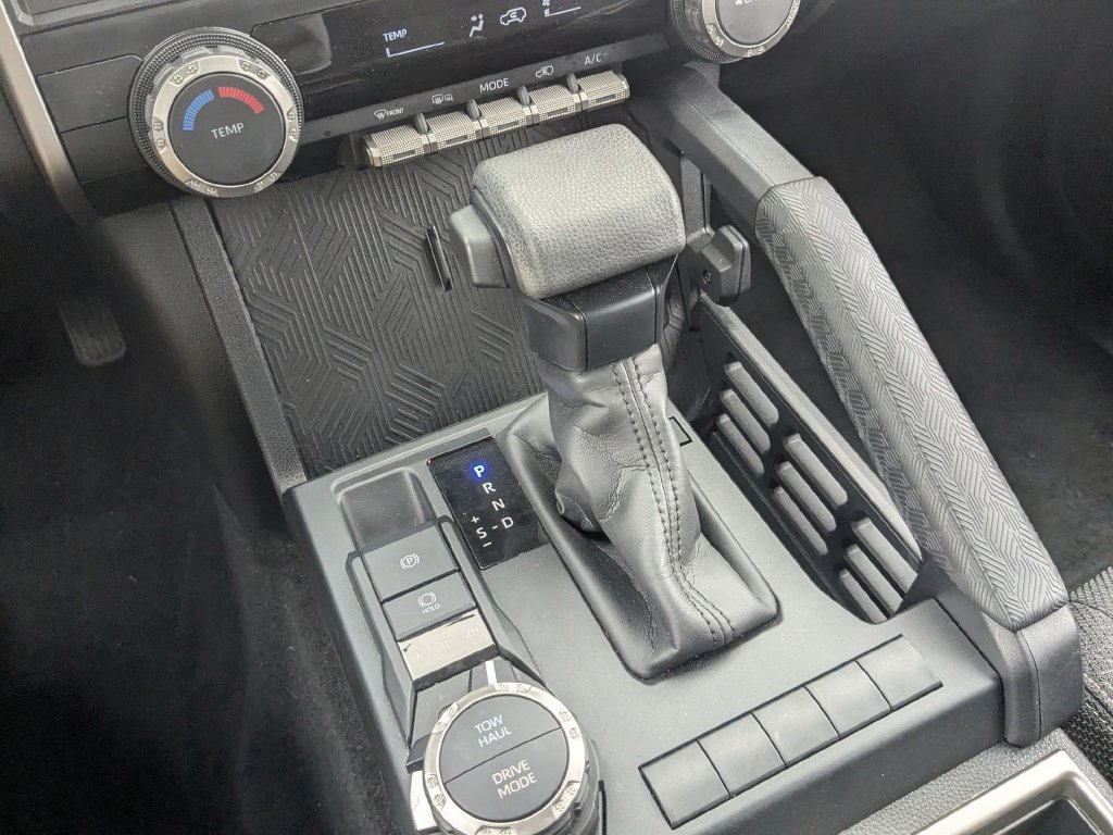 Used 2025 Toyota 4Runner SR5 AWD/4WD image 22