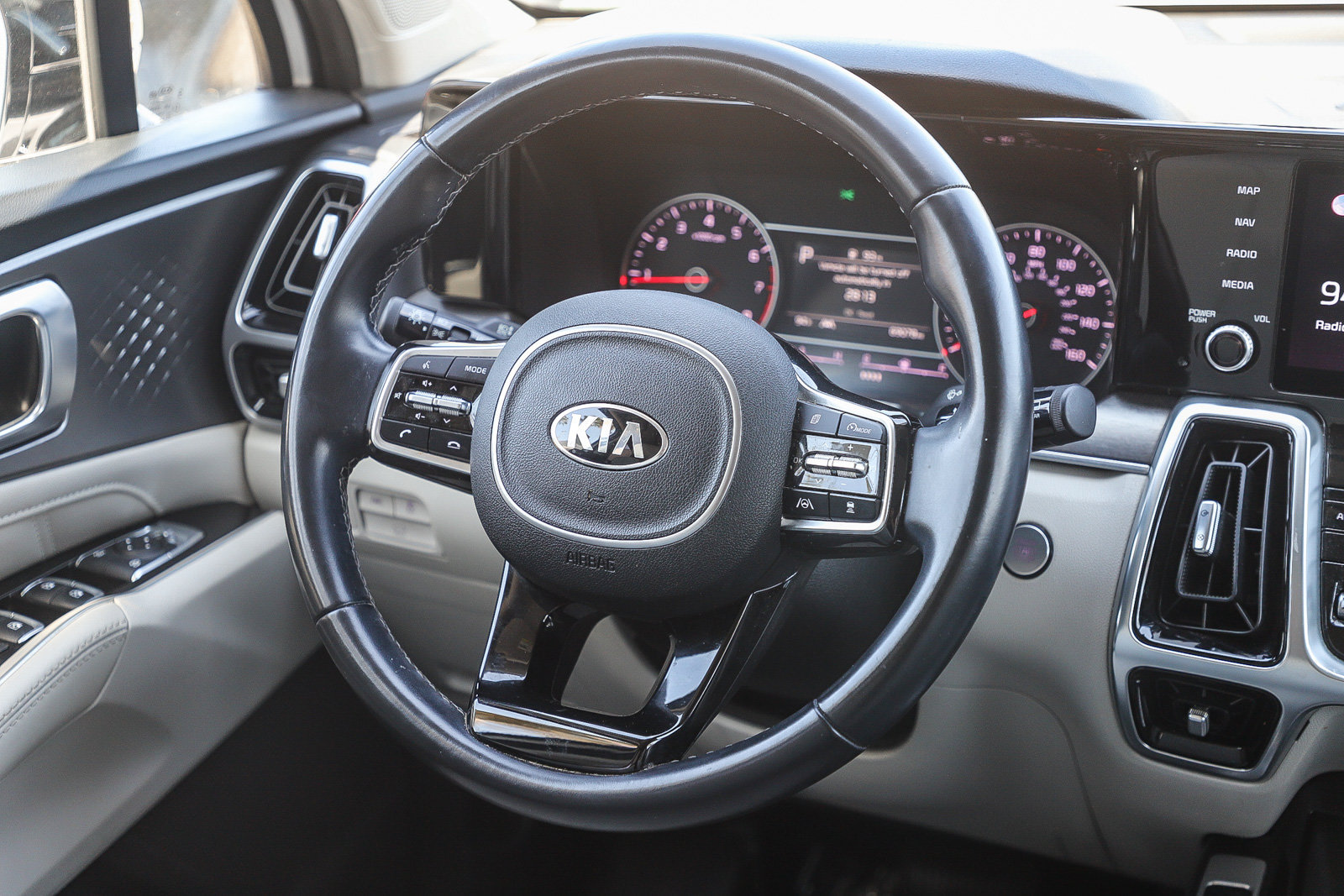 Used 2021 Kia Sorento SX AWD/4WD image 15
