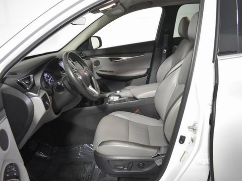 Certified 2023 INFINITI QX50 Luxe image 11