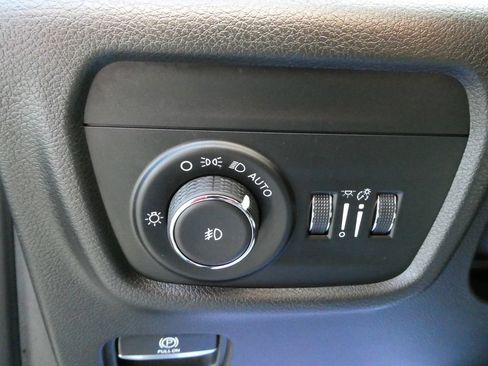 Used 2022 Jeep Grand Cherokee L Overland w/ Advanced Protech Group III AWD/4WD image 25