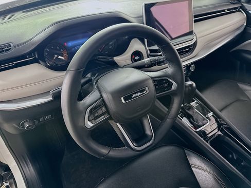 Used 2024 Jeep Compass Limited AWD/4WD image 11