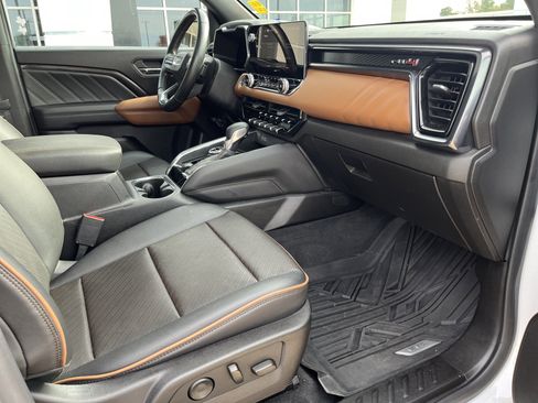 Used 2023 GMC Canyon AT4 w/ AT4 Premium Package image 16