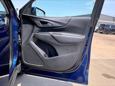 Used 2023 Chevrolet Equinox LT FWD image 24