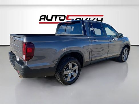 Used 2025 Honda Ridgeline TrailSport image 7