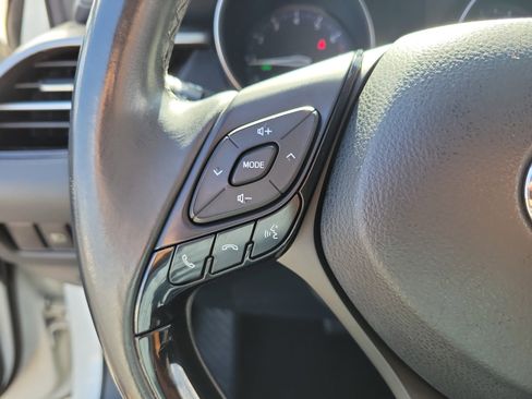 Used 2019 Toyota C-HR XLE FWD image 24