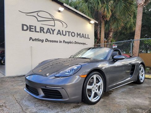 Used 2023 Porsche 718 Boxster RWD image 13