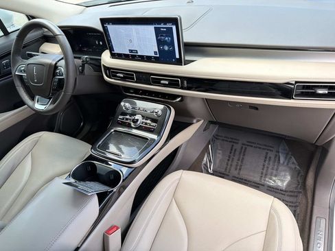 Certified 2023 Lincoln Nautilus FWD w/ Premium Package image 13