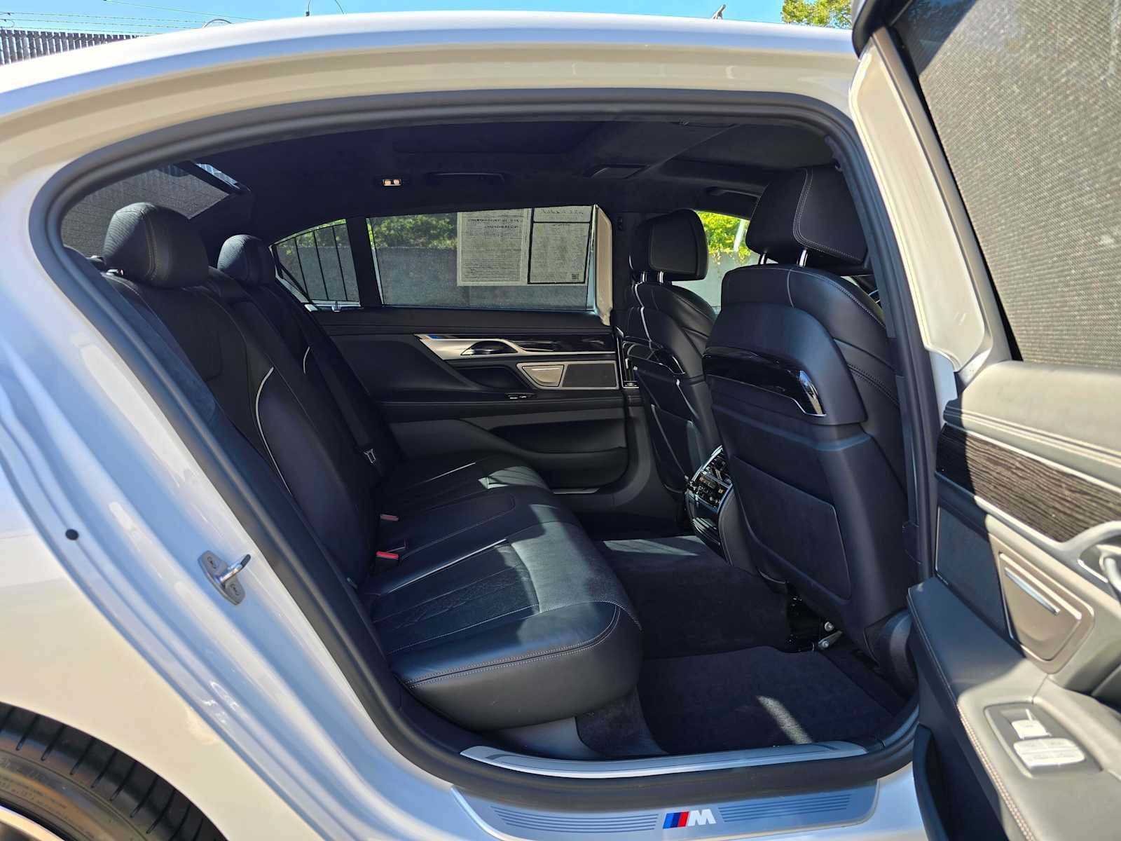 Used 2018 BMW 750i RWD image 12