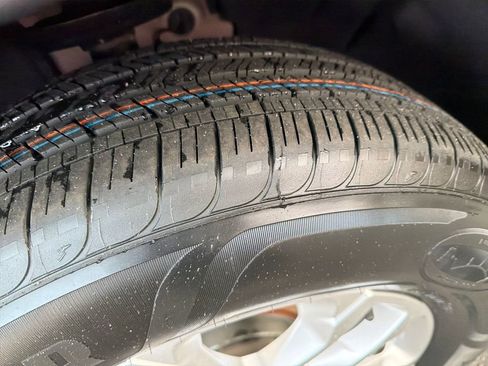 Used 2021 Chevrolet Traverse LT w/ LPO, Floor Liner Package image 26